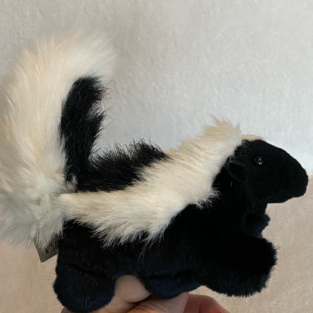 Folkmanis Skunk Plush Finger Mini Puppet 6”  Forest Animal Pretend Play Toy